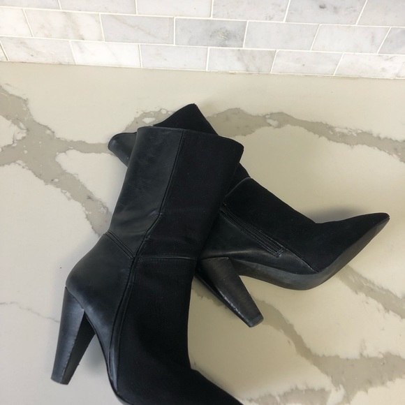 Le Chateau two tone cropped bootie - Picture 3 of 4